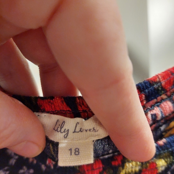 'Lily Loves' Long flowy summery maxy dress with sherrd top and open skirt. - Picture 3 of 4
